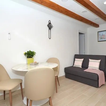 Sime Apartment *